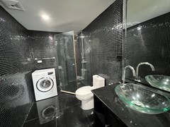 Condominium for rent Pattaya Pratumnak showing the guest bathroom