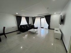 Condominium for rent Pattaya Pratumnak showing the living area