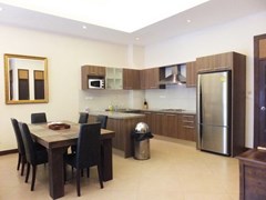 Condominium for sale Jomtien showing the dining and kitchen areas  