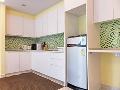 Condominium for sale Jomtien Pattaya showing the kitchen 