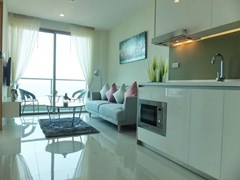 Condominium for sale Jomtien Pattaya showing the open plan concept 