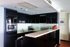 Condominium for sale Pattaya Northshore showing the kitchen