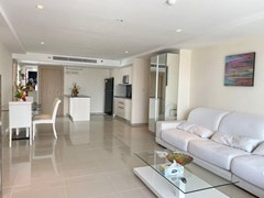 Condominium for sale Pratumnak Pattaya showing the open plan concept 