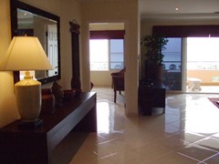 Condominium for rent Naklua showing the large living area