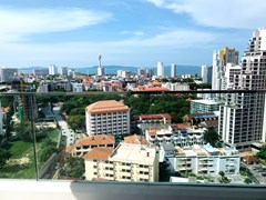 Condominium for sale The Cliff Pratumnak showing the balcony view