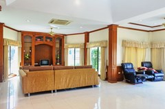 House for Rent East Pattaya showing the living areas 