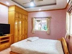 House for rent East Pattaya showing the master bedroom