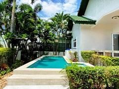 House for rent East Pattaya showing the private pool 