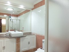 House for Rent East Pattaya showing the second bathroom 