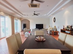 House for rent East Pattaya showing the dining area 