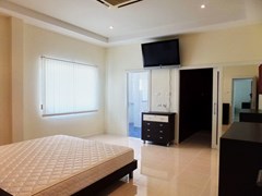 House for sale East Pattaya showing the master bedroom suite