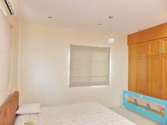 House for Sale Mabprachan Pattaya showing the third bedroom with built-in wardrobes 