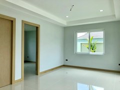 House for sale East Pattaya showing the living room