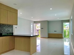 House for sale East Pattaya showing the open plan concept 