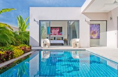 House for sale Pattaya showing the private pool 