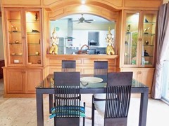 House for sale East Pattaya showing the dining and kitchen areas 