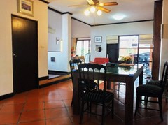 House for sale East Pattaya showing the dining area and entrance 