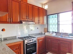 House for sale East Pattaya showing the kitchen 