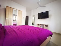 House for sale East Pattaya showing the master bedroom suite