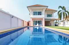 House for Sale Mabprachan Pattaya showing the private pool and terrace