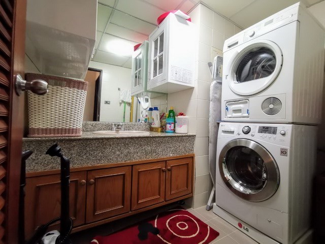 Condominium for sale Ocean Marina Pattaya showing the laundry room Condominium for sale Ocean Marina Pattaya showing the laundry room