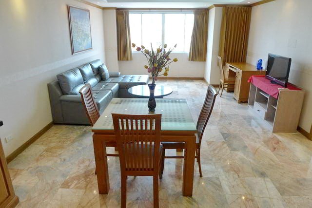 Condominium For rent Central Pattaya showing the dining and living areas Condominium For rent Central Pattaya showing the dining and living areas