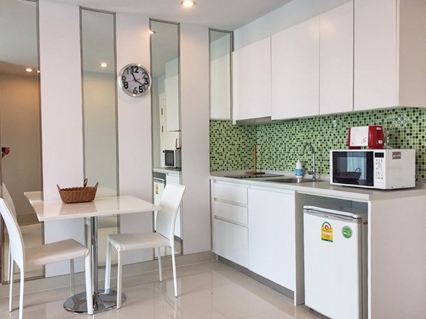 Condominium for rent in Jomtien AMAZON RESIDENCE showing the dining and kitchen areas Condominium for rent in Jomtien AMAZON RESIDENCE showing the dining and kitchen areas