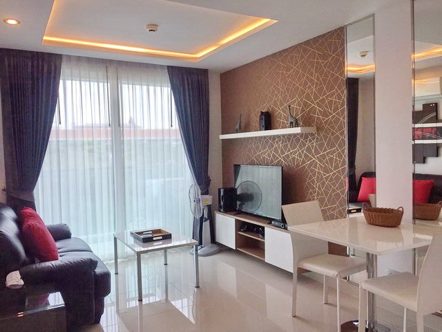 Condominium for rent in Jomtien AMAZON RESIDENCE showing the dining and living areas Condominium for rent in Jomtien AMAZON RESIDENCE showing the dining and living areas