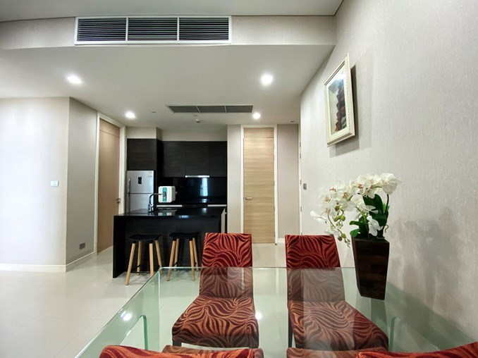 Condominium for rent Jomtien showing the dining and kitchen areas 