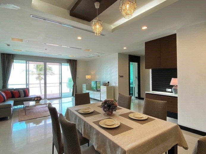 Condominium for rent Naklua Ananya showing the dining area 