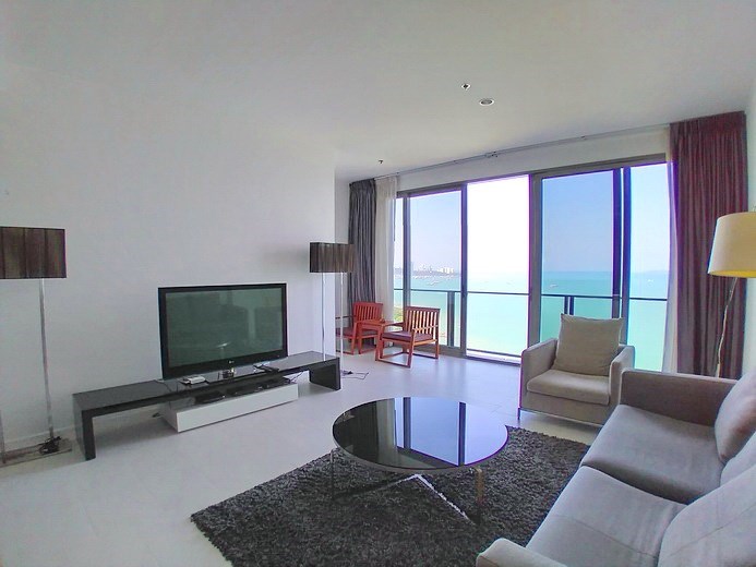 Condominium for rent Northpoint Pattaya showing the living area 