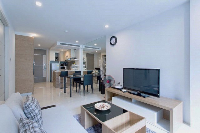 Condominium for rent Pattaya showing the open plan concept 