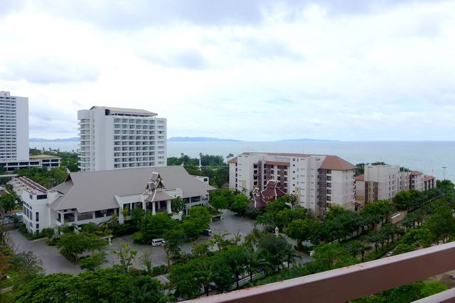 Condominium for rent Pratumnak Hill Pattaya showing the balcony view Condominium for rent Pratumnak Hill Pattaya showing the balcony view