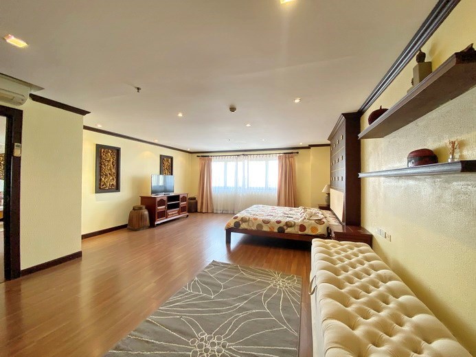 Condominium for rent Pratumnak showing the bedroom 