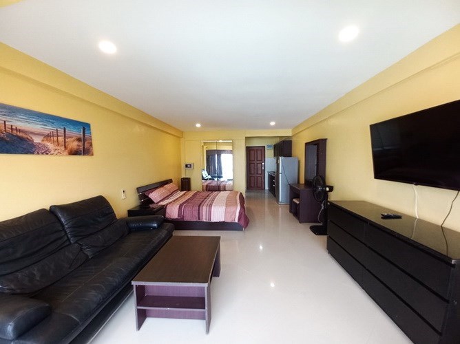 Condominium for rent Pratumnak Pattaya showing the living area Condominium for rent Pratumnak Pattaya showing the living area