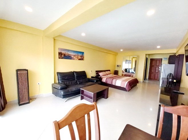 Condominium for rent Pratumnak Pattaya showing the open plan concept Condominium for rent Pratumnak Pattaya showing the open plan concept