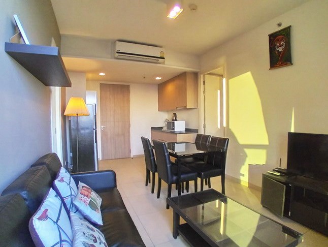 Condominium for rent UNIXX South Pattaya showing the open plan concept 