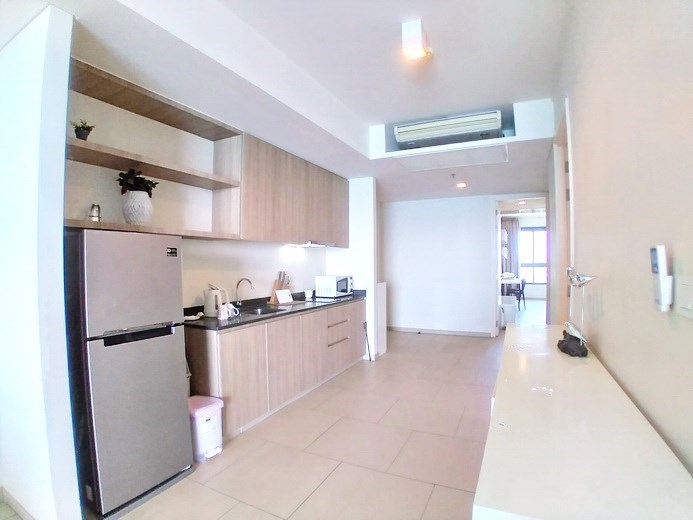 Condominium for rent Wong Amat Pattaya showing the kitchen 