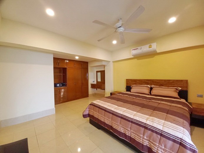 Condominium for rent Pratumnak Pattaya showing the bedroom Condominium for rent Pratumnak Pattaya showing the bedroom