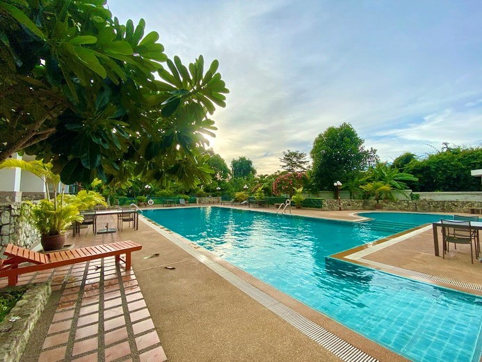 Condominium for sale Ban Amphur showing the communal pool 