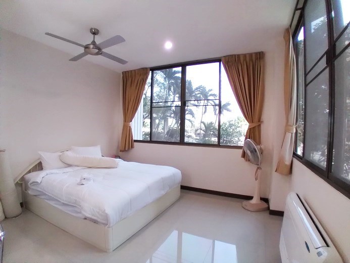 Condominium for sale Jomtien showing the third bedroom 