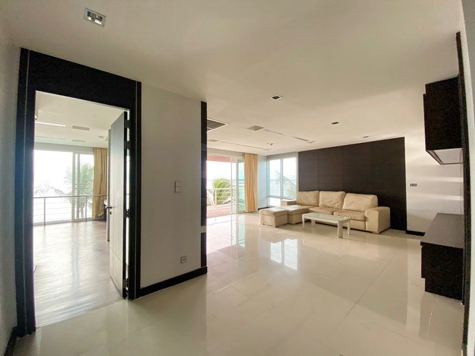 Condominium for Sale Naklua Ananya showing the open plan living area