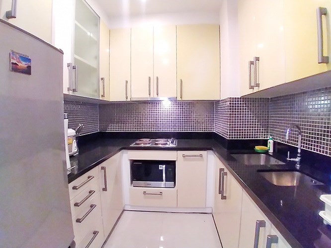 Condominium for sale Pattaya showing the kitchen 