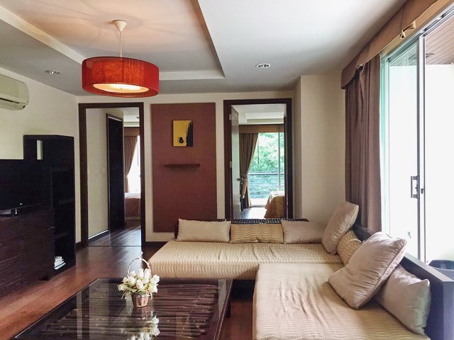 Condominium for sale Pattaya showing the living area