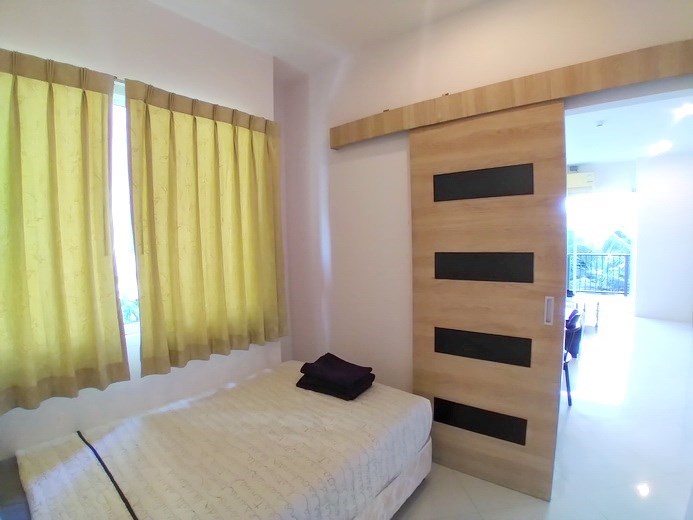 Condominium for sale Pattaya showing the second bedroom 