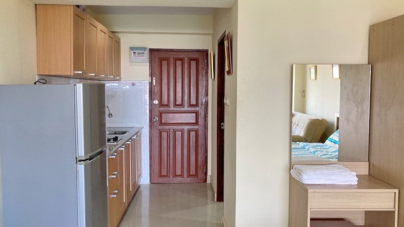 Condominium for sale Pratumnak Pattaya showing the kitchen and entrance Condominium for sale Pratumnak Pattaya showing the kitchen and entrance