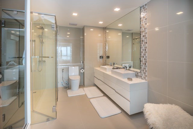 Condominium for sale Pratumnak Pattaya showing the master bathroom Condominium for sale Pratumnak Pattaya showing the master bathroom