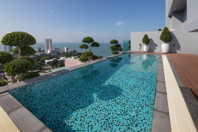 Condominium for sale Pratumnak Pattaya showing the private swimming pool and sea view Condominium for sale Pratumnak Pattaya showing the private swimming pool and sea view