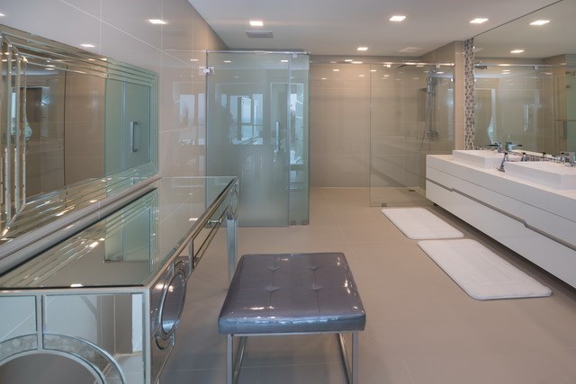 Condominium for sale Pratumnak Pattaya showing the second bathroom Condominium for sale Pratumnak Pattaya showing the second bathroom