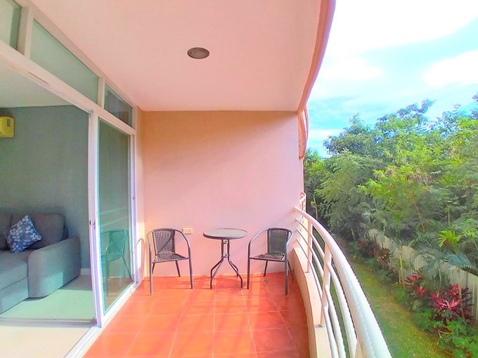 Condominium for sale Pratumnak Hill showing the balcony Condominium for sale Pratumnak Hill showing the balcony